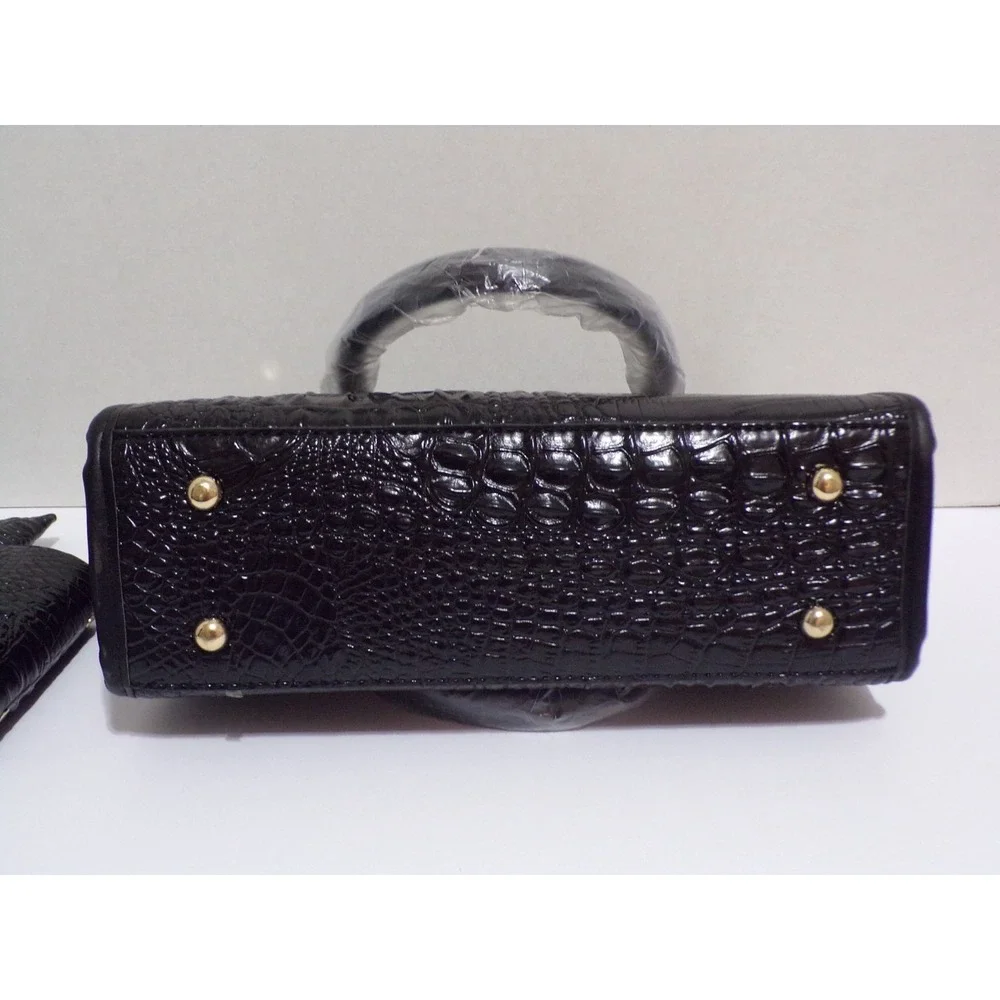 Black Handbag Shoulder Crossbody w/Makeup Bag & CC Holder Croc Like Texture